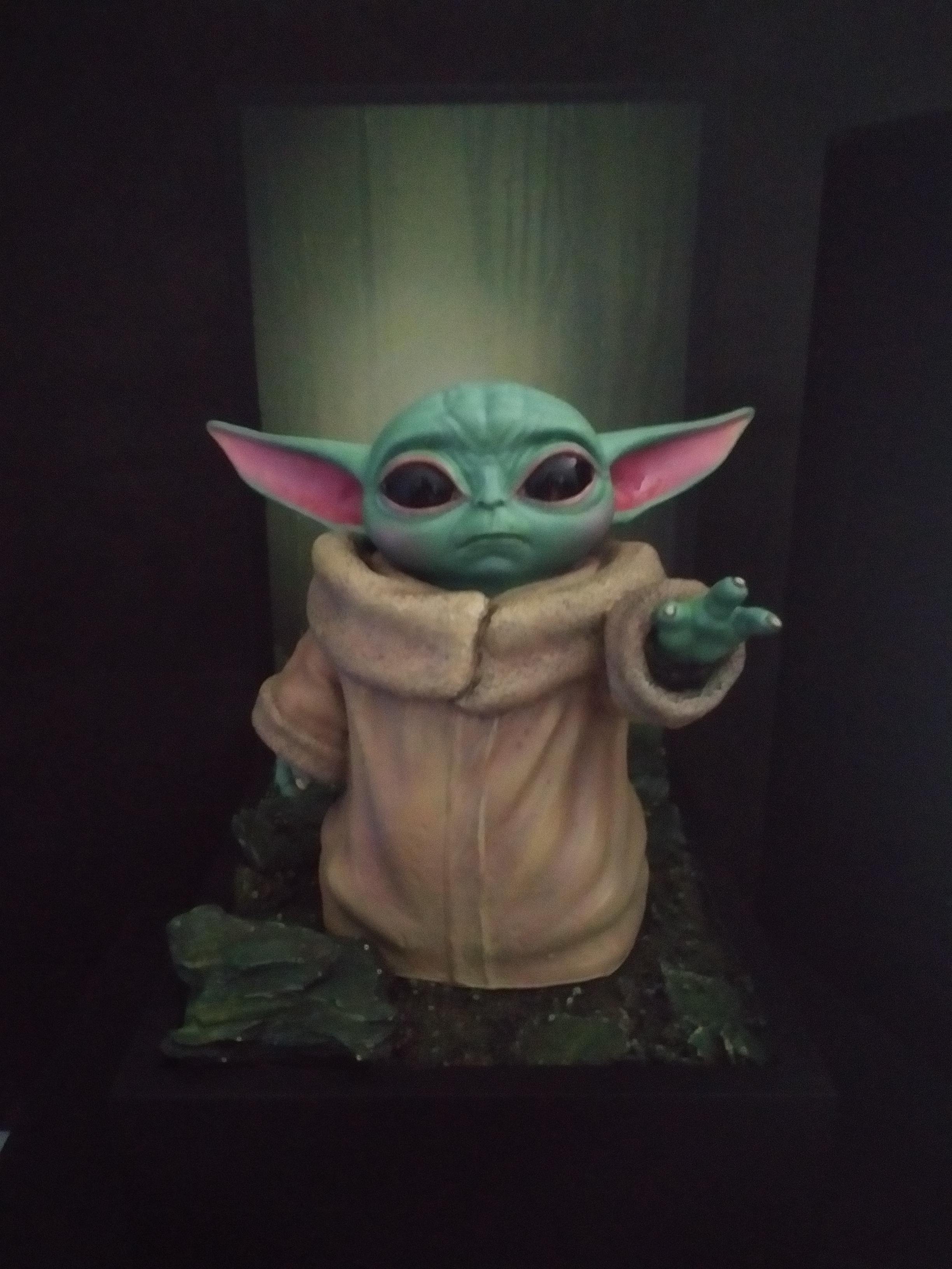 yoda and grogu statue